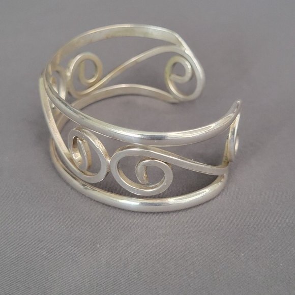 Womens Silver Tone Chunky Swirled Open Scroll Wrap Fashion Cuff Bracelet - Picture 3 of 7